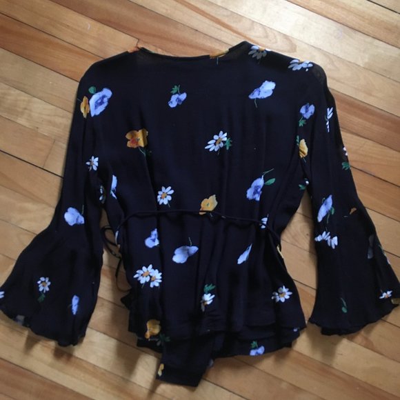 Ganni dainty georgette wrap blouse size M - Picture 4 of 4